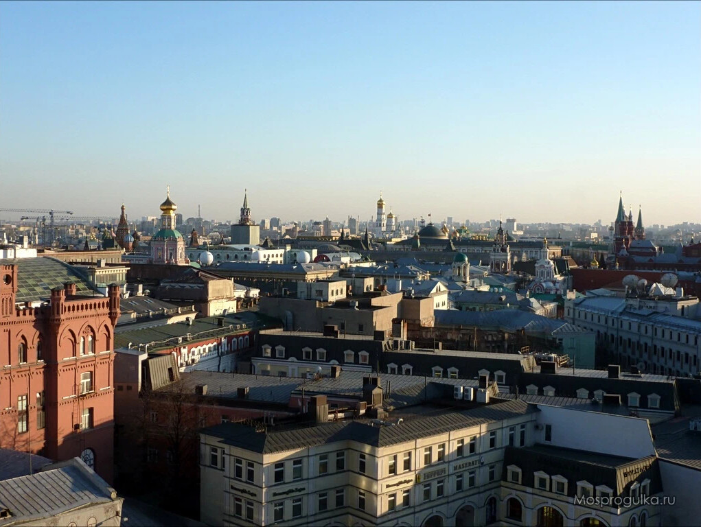 Именно москва. ЦДМ на Лубянке смотровая. Смотровая площадка ЦДМ Москва. Смотровая детский мир Лубянка. Крыша центрального детского магазина на Лубянке.