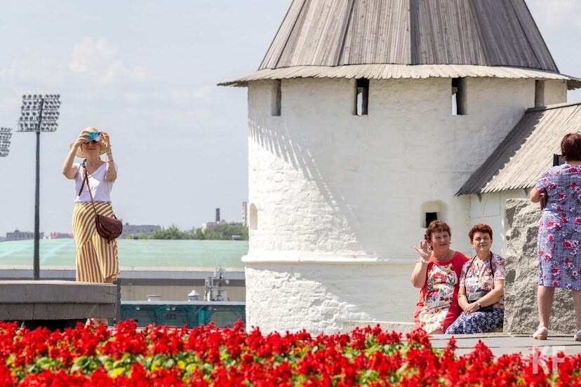 Туристы в Казани. Казань фото туристов. Республика Татарстан сельский туризм. Казань туризм 2022.