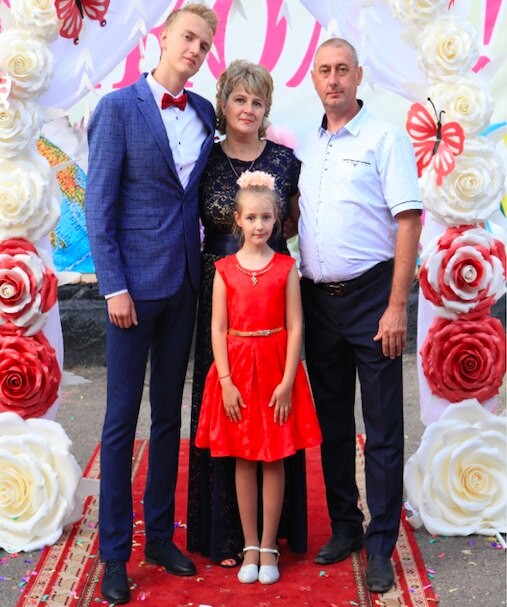 Grand family орел. Орловская семья. Орловская семья. Орловская семья. Орлы семья.