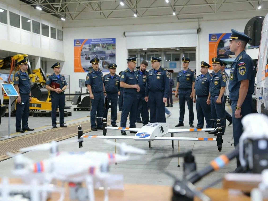 Центр особого риска лидер мчс россии. Спецназ мчс россии лидер. Центр спасательных операций особого риска лидер мчс. Центр спасательных операций особого риска лидер мчс. Мчс подразделение лидер.