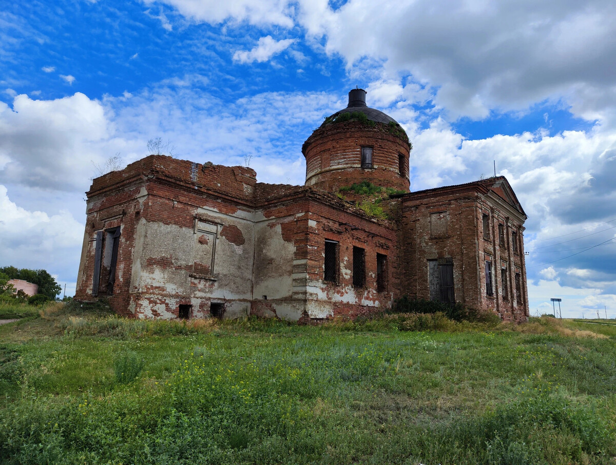 Погода калининский р саратовская обл. Троицкий храм село Чиганак Саратовской области. Хватовка (Саратовская область) заброшенный храм. Заброшенные церкви в Саратове. Церковь села Таловка.