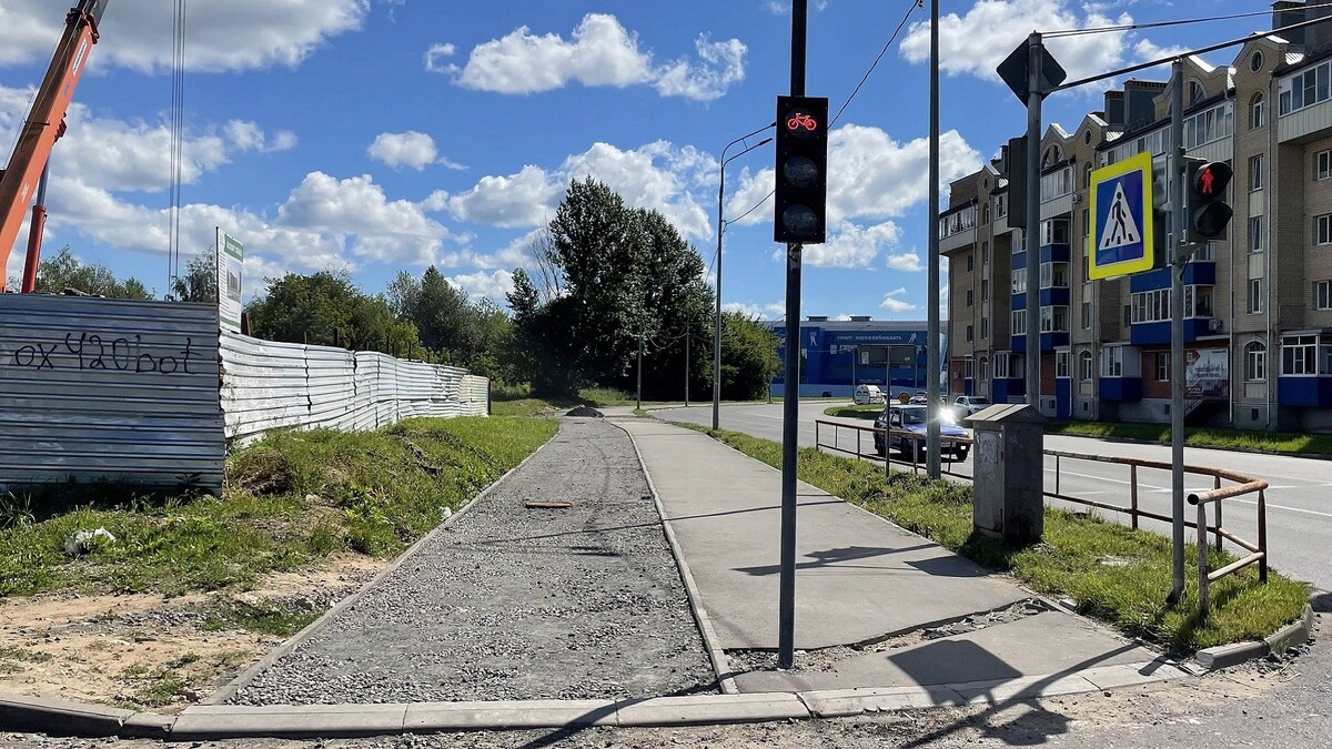 Камеры рыбинск. Велодорожка Рыбинск. Светофор Рыбинск. Велосипедный светофор. Рыбинск набережная.