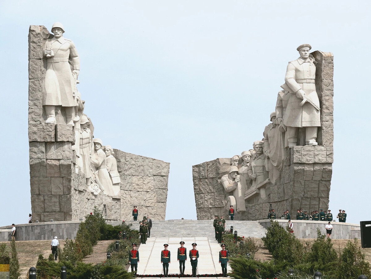 Самбек музейный комплекс. Мемориал Самбекские высоты в Ростовской области. Мемориал Самбекские высоты Таганрог. Мемориал славы Самбекские высоты. Памятник Самбекские высоты Ростовская область.