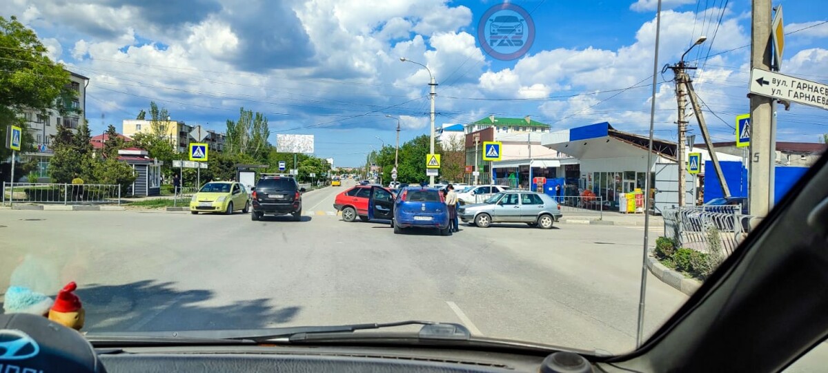 феодосия авария на симферопольском шоссе. феодосия симферопольское шоссе. феодосийское автомобильное сообщество. феодосийское автомобильное сообщество. улица подгорная феодосия.