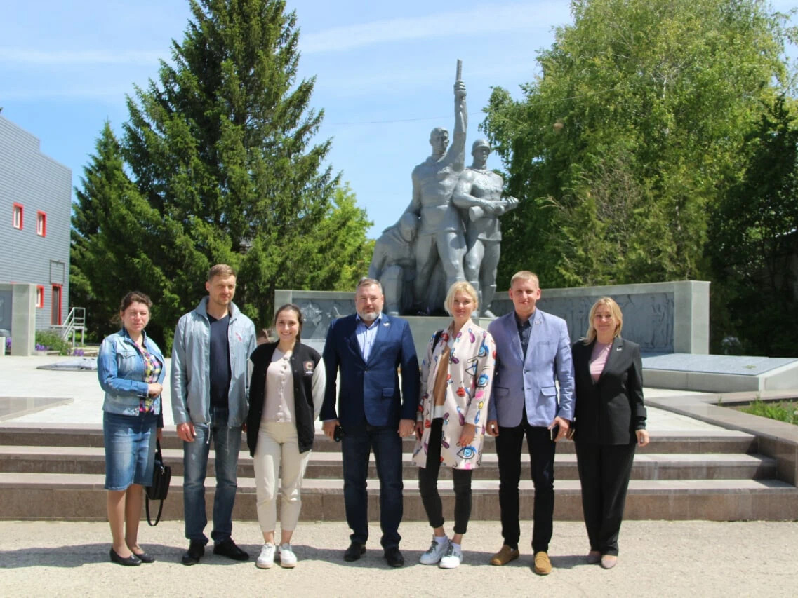 Красноармейск саратовской области сайт. Красноармейск 64 Саратовская область. РДК Красноармейск Саратовской области. Красноармейск 64. Стоматология Красноармейск Саратовская область.