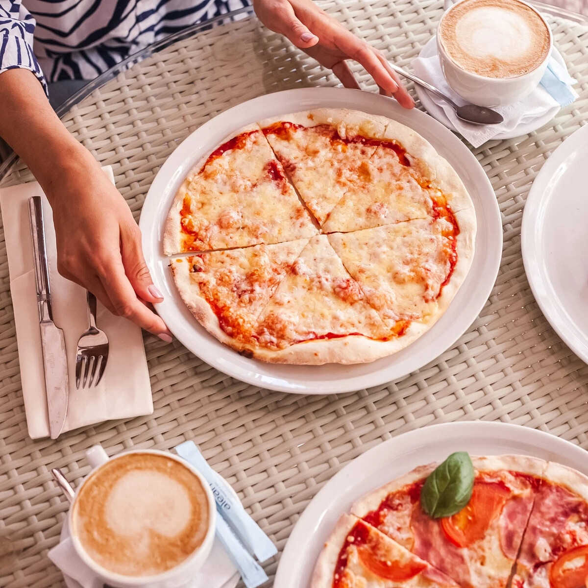 Аппетит пицца. Бон аппетит Рязань Солотчинское. Bon Appetit пиццерия Анапа. Пицца пятница Рязань. Сайт бон аппетит рязань