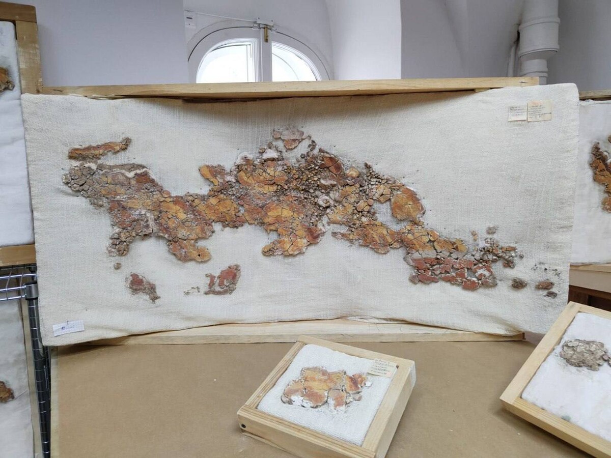 💥Уникальный образец монументального искусства: в Новгородском музее ...