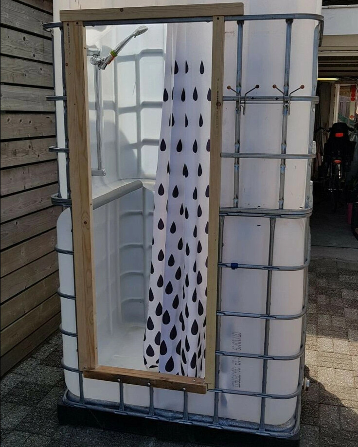 Сделать душ на даче из еврокуба
