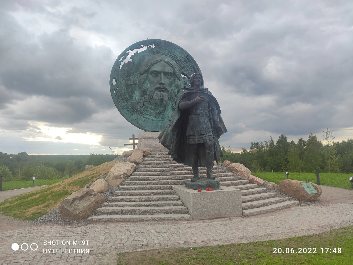 Памятники никольское. Мемориал Александру Невскому в Тосненском районе. Памятник Александру Невскому в Саблино.