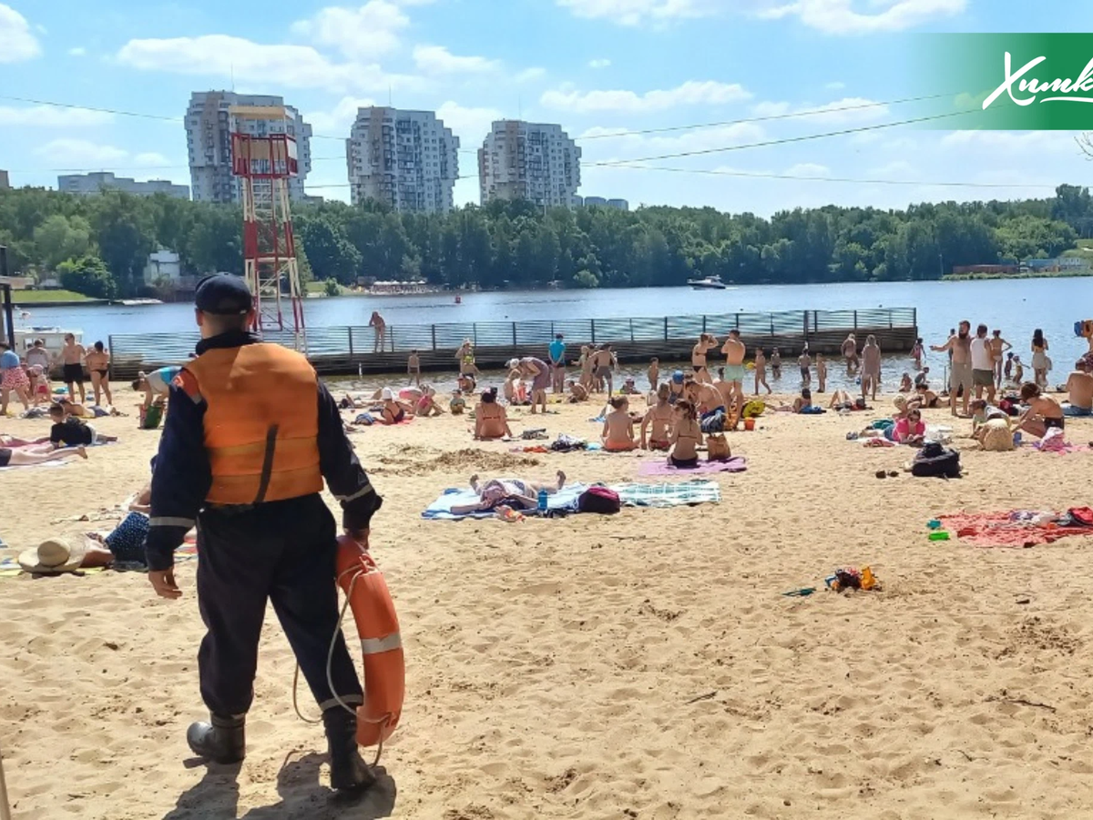 Пляж химки. Пляж Левобережный Химки. Москва ул Левобережная 10 пляж Левобережный. Пляж Водный стадион. Строгино пляж.