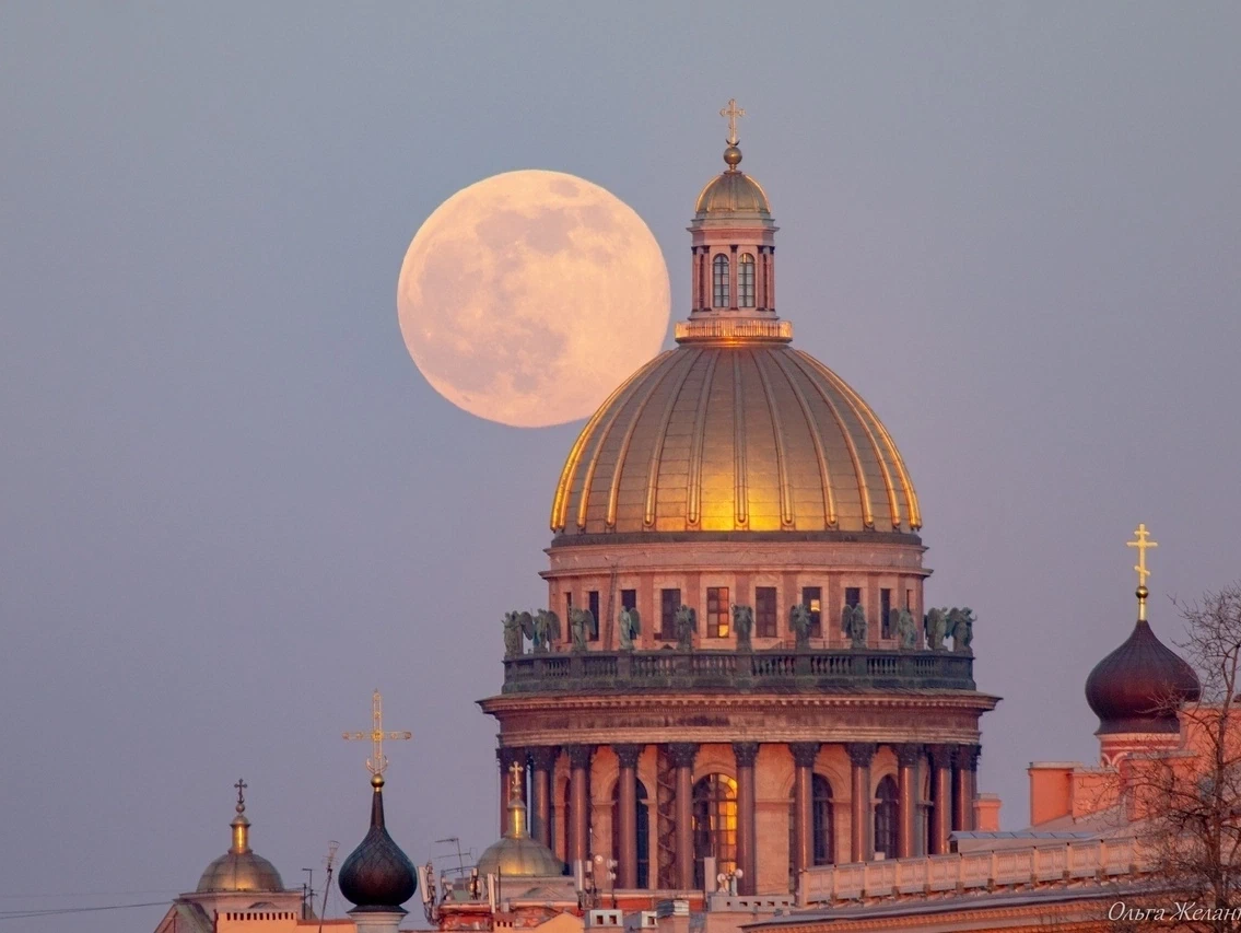 Луна сегодня в санкт петербурге фото