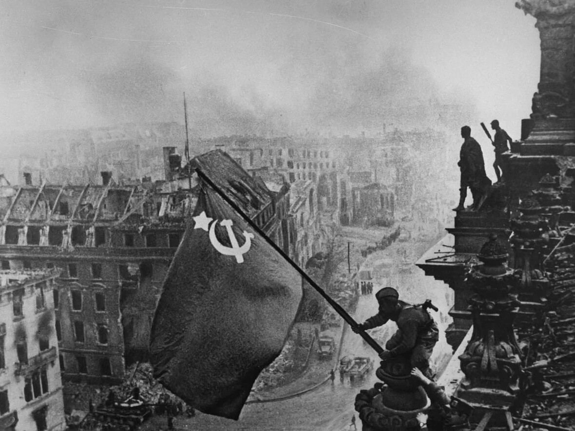 кто водрузил знамя победы над рейхстагом в берлине в 1945