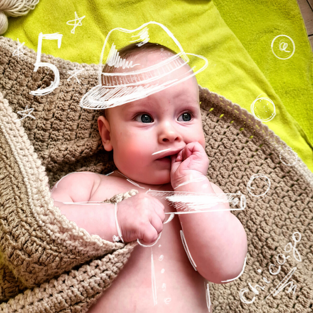 Цианистый калий мемы. Подай фен. Несите сюда невестов кот. Манга подайте мне соску. Котенок с сосочкой.