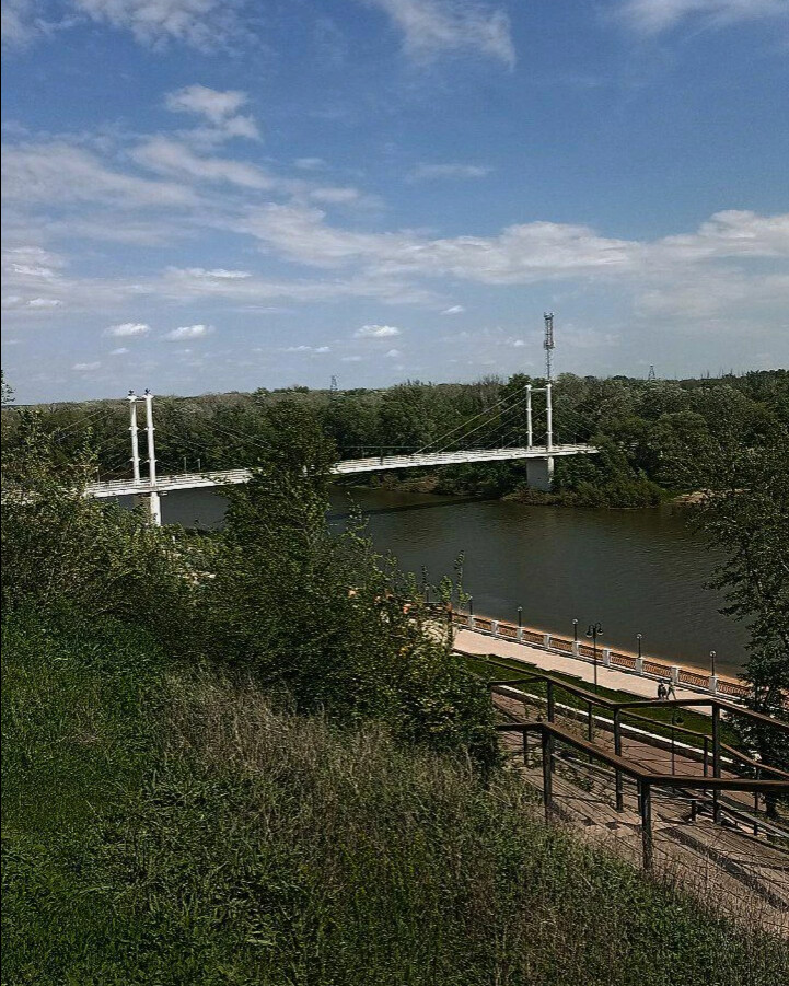Пешеходный мост через урал