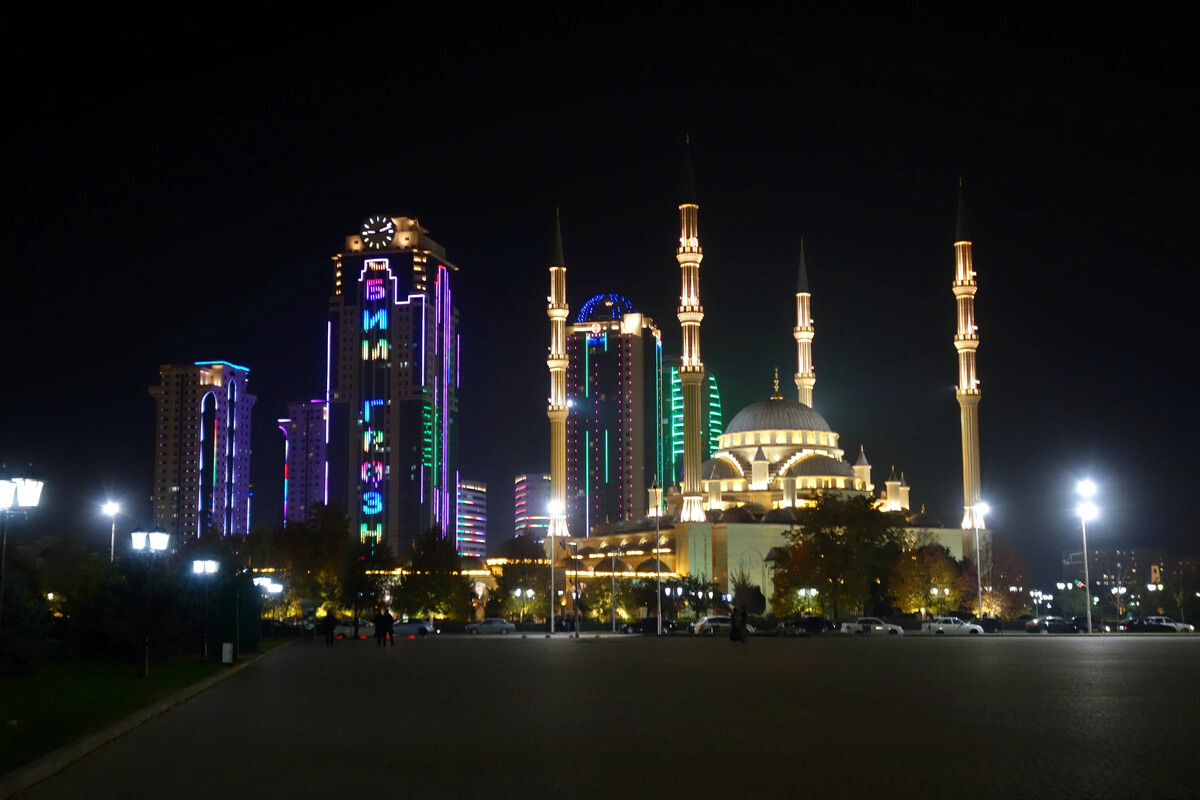 мечеть в городе аргун чеченская республика. грозный шали аргун. грозный панорама. мечеть в городе аргун чеченская республика. мечеть «сердце чечни».