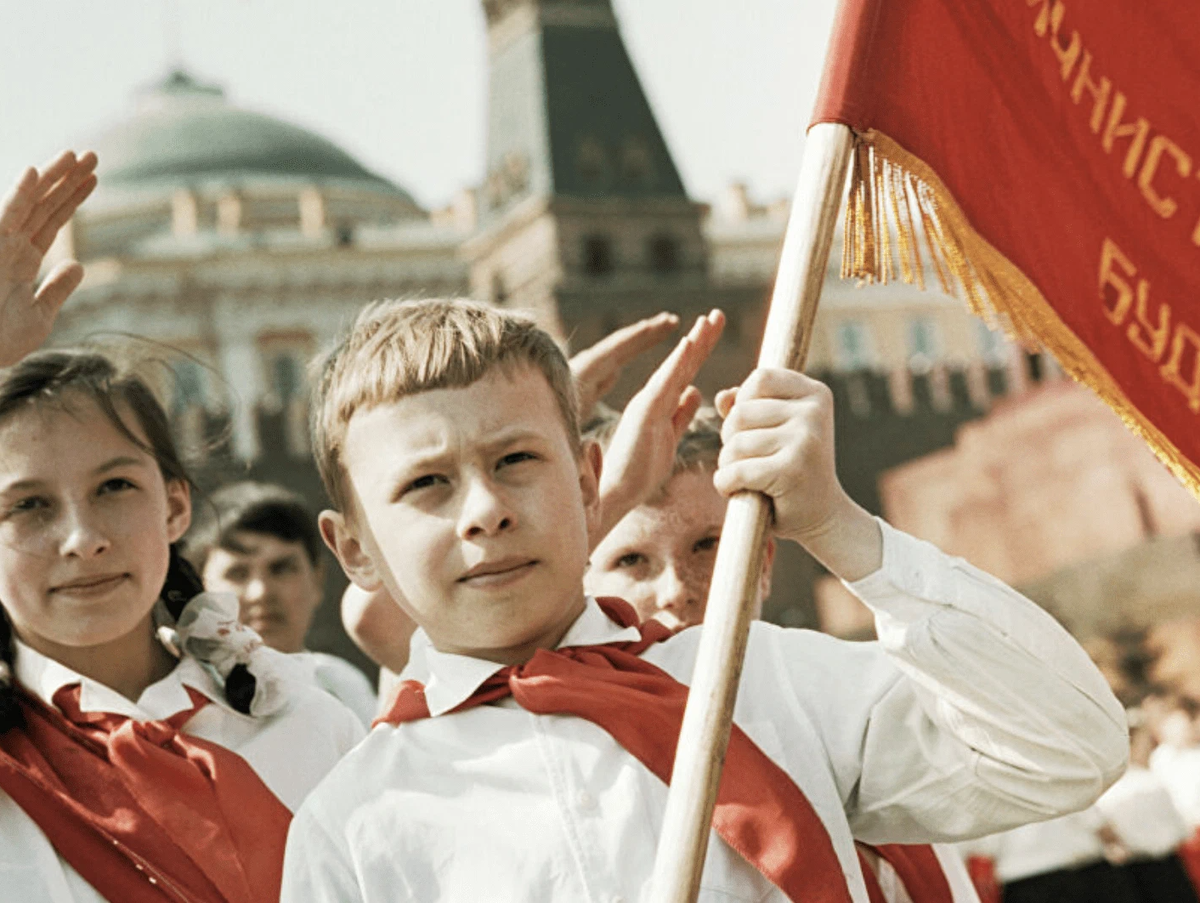 Организации советского союза. Пионеры СССР. 100 Лет Пионерской организации. Пионерская организация СССР. Современные пионеры