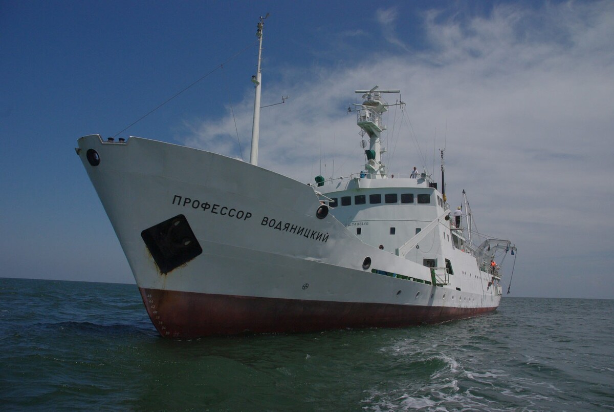 Судно гагаринский. Профессор гагаринский. Профессор гагаринский научно-исследовательское судно. Нис профессор гагаринский. Профессор гагаринский научно-исследовательское судно.