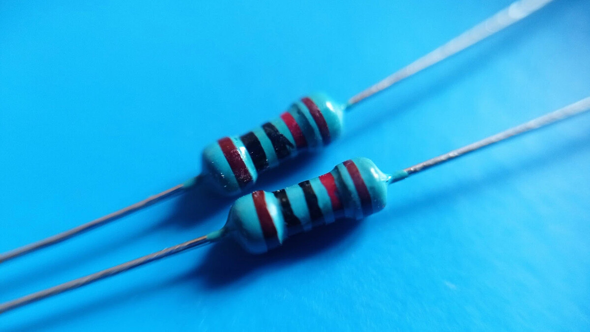 Что делать, если у вас нет нужного номинала резистора? Выход есть ...