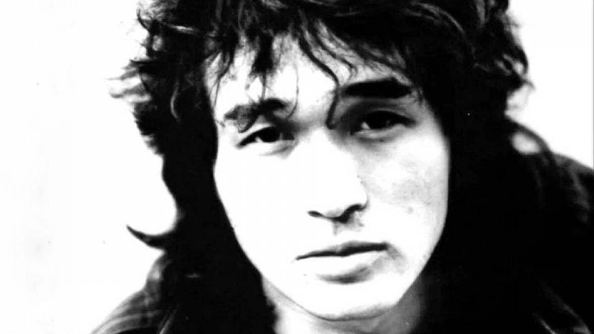 а мне приснилось миром правит любовь цой. миром правит любовь виктор цой. а мне приснилось миром правит любовь цой. миром правит любовь виктор цой. стихи виктора цоя.