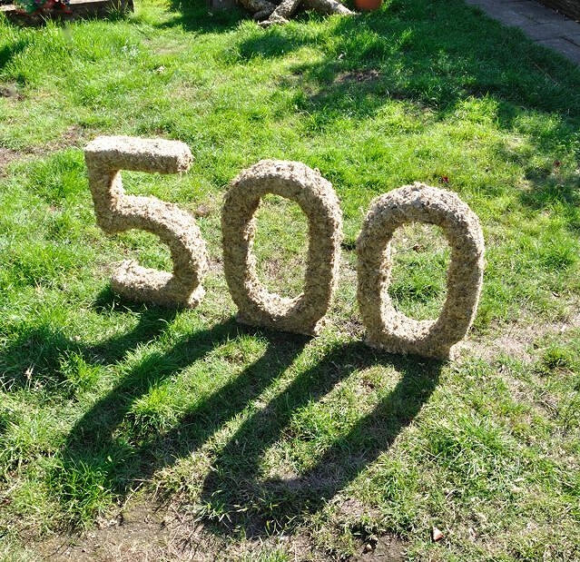 Больше 500. Цифра 500. Красивая цифра 500. Фото цифры 500. 500 Надпись.