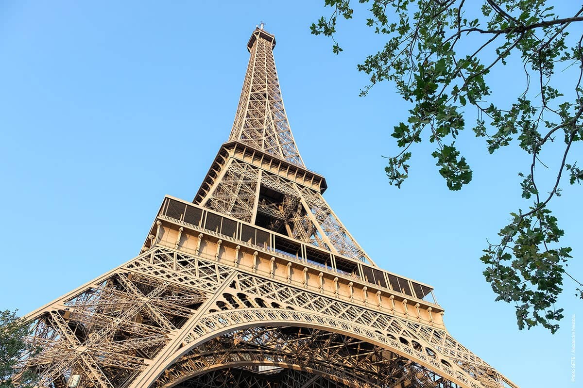 эйфелева башня в париже сейчас