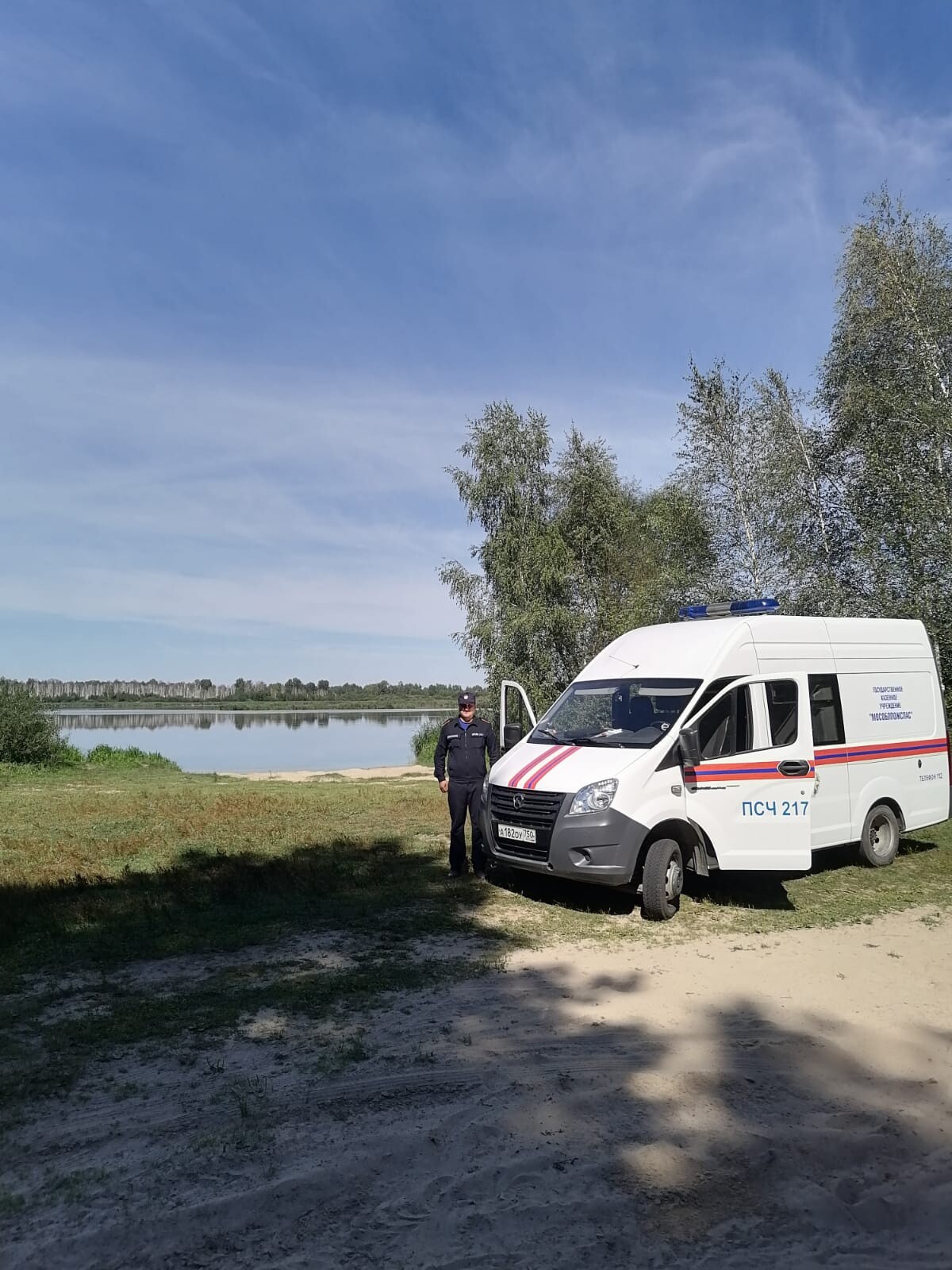 Спасатели на воде. На лодках иваново. 10 гку. 10 гку. 10 гку.