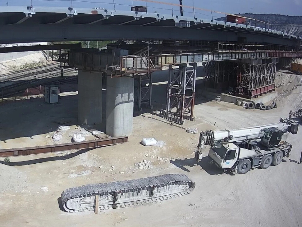 промышл каналы. трасса таврида лифты. тц атлас парк. керченский морской рыбный порт. строительство жд.