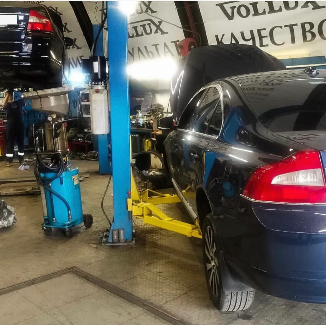 Volvolux и vollux разница. Сервис вольво в москве. Черепановых 29. Vollux автосервис. Воллюкс на черепановых.