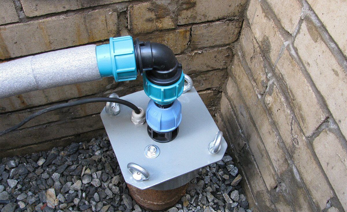 схема установки погружного насоса в колодец. насос без обратного клапана для колодца. насос без обратного клапана для колодца. насос для скважины на дачу. скважина на воду на даче.