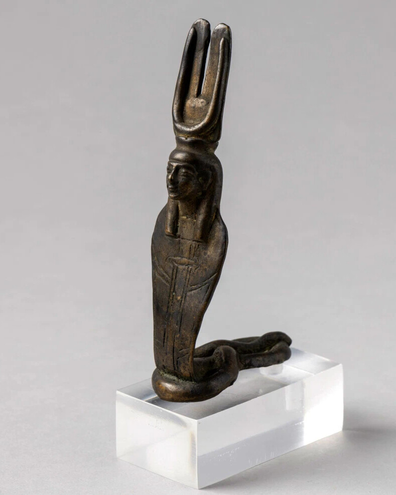 египетская богиня плодородия 5 букв. богиня египта с коровьей головой. анкх боги египта. бог мина египет. рененутет древнеегипетские богини.