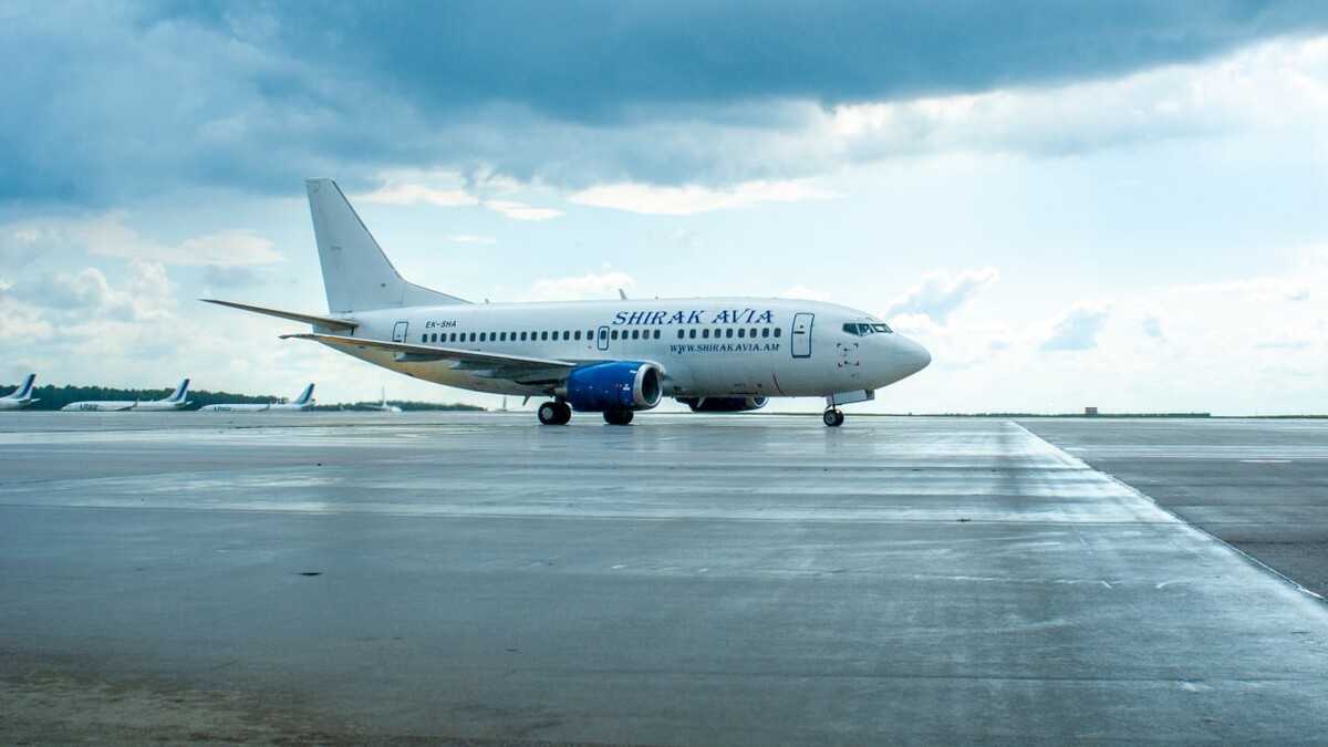 Боинг 737 Ширак авиа. Боинг 737-500 Ширак. Boeing 737-500 Ширак авиа. Боинг 737 500 армянские авиалинии. Улететь в ереван