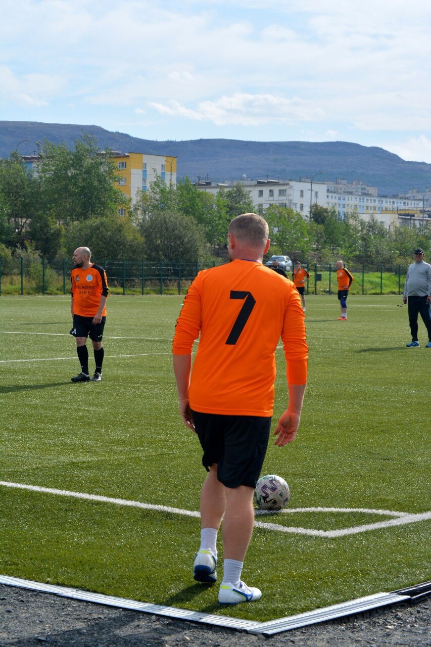 Никель спортивная. Шахтер Шахты футбол детский. Футбол товарищеские матчи. Стадион Шахтер. Футбол ко Дню Шахтера.