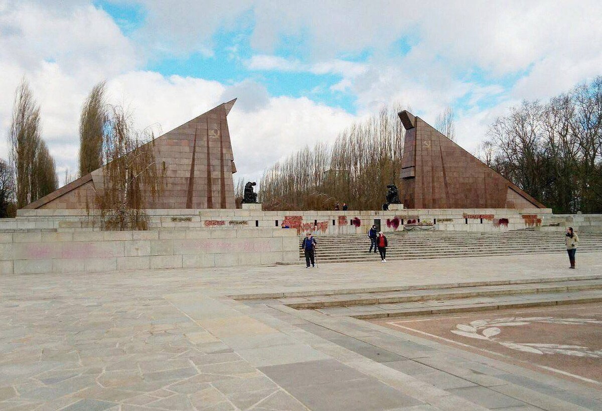 берлин трептов парк памятник воину освободителю