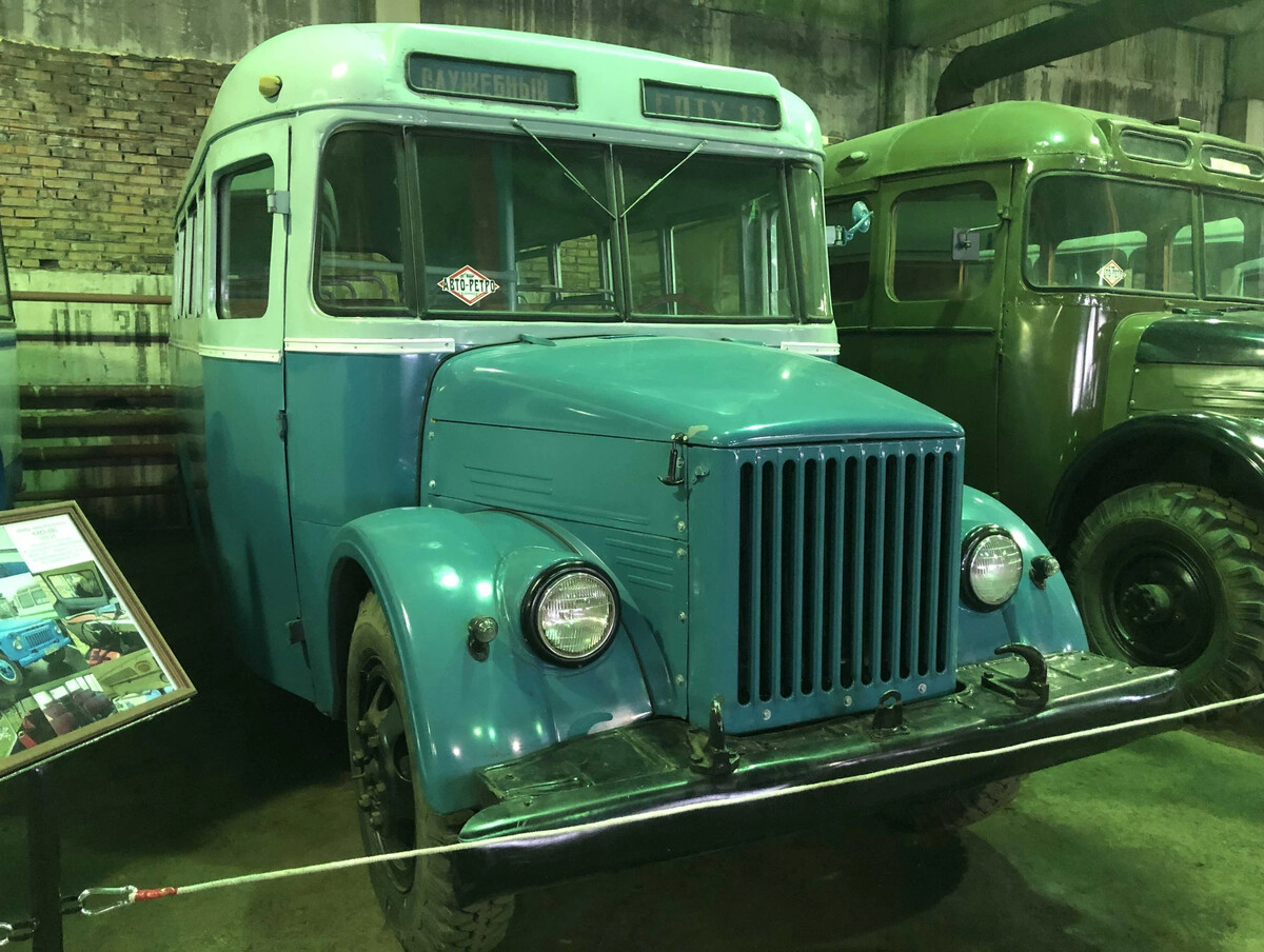 кавз 651. кавз-651 рица. автобусный парк 1 музей ретро. музей ретро-автомобилей на рогожском валу. музей московский транспорт в москве.
