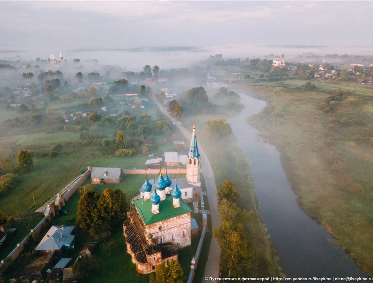 Село через. Суздаль.