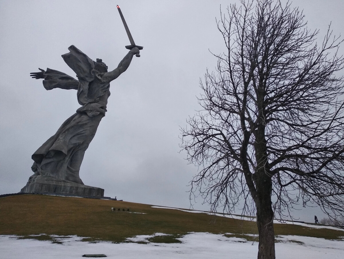 фото скульптура родина мать в санкт петербурге