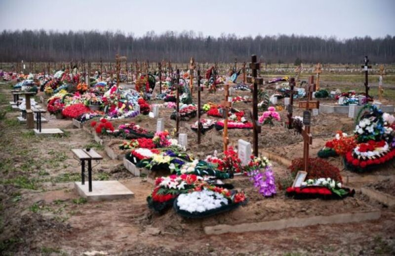 Кладбище в россии погибшие в украине. Кладбища убитых. Кладбище военных погибших на украине. Северное кладбище березовский свердловская область. Могилы военных.