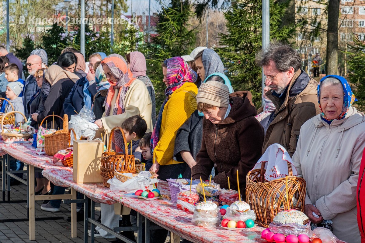 В какие дни освящают куличи на пасху. Новоиерусалимский монастырь освящение куличей. Освящение куличей Старощербиновская. Храм в Ховрино освящение куличей Мытищи. Касимов освящение куличей.