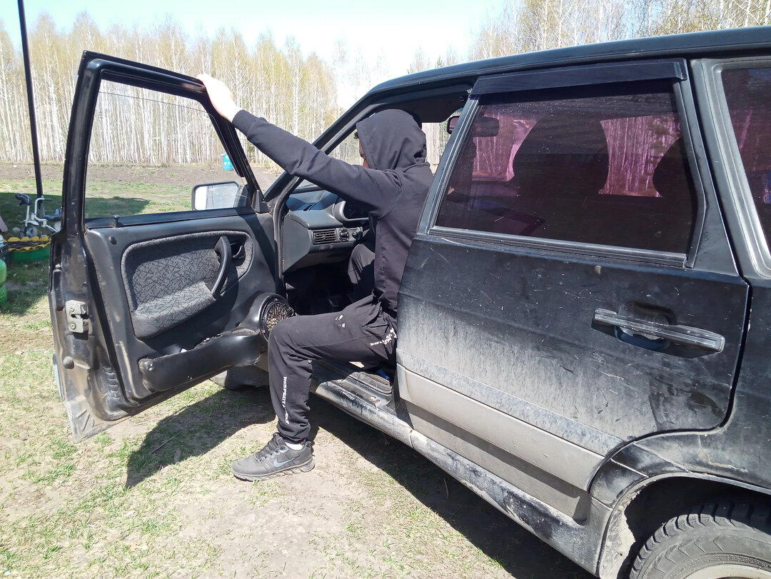 Автомобиль бьет током