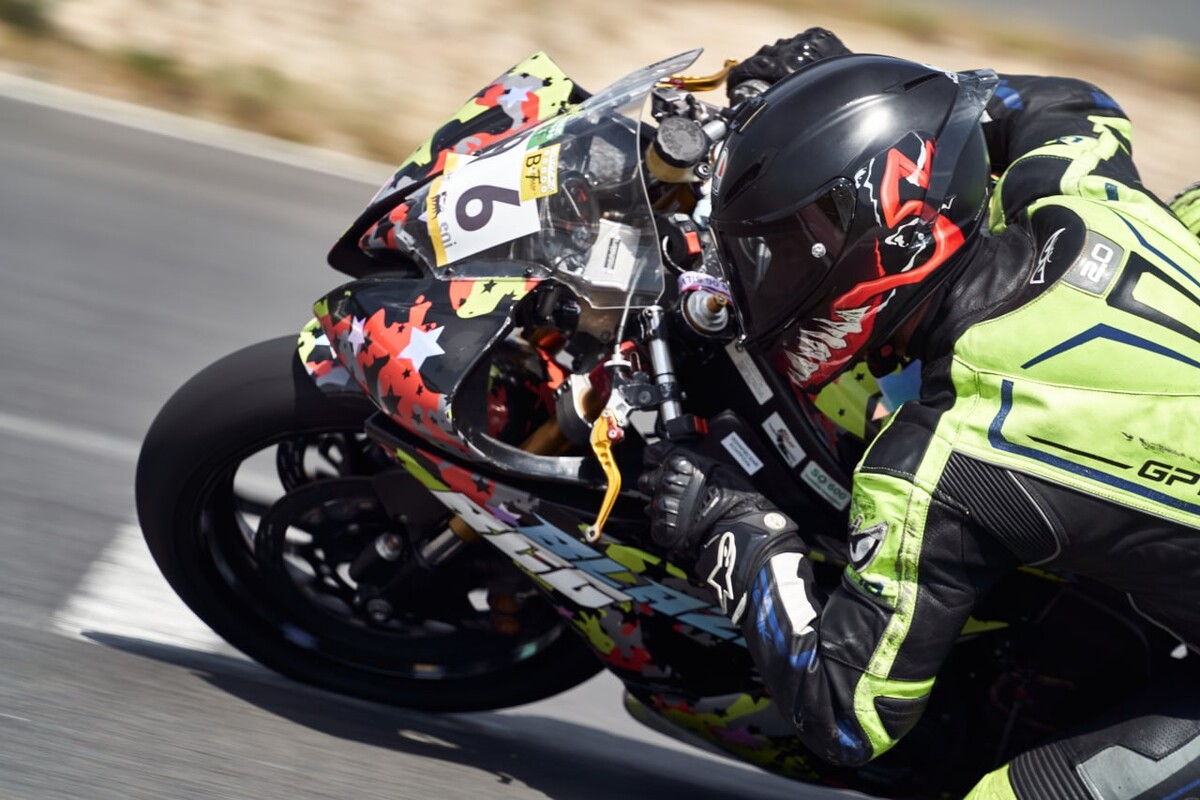 ночные волки спб. вилли стант. вождение мотоцикла в городе. учебный мотоцикл. байкеры афиша.