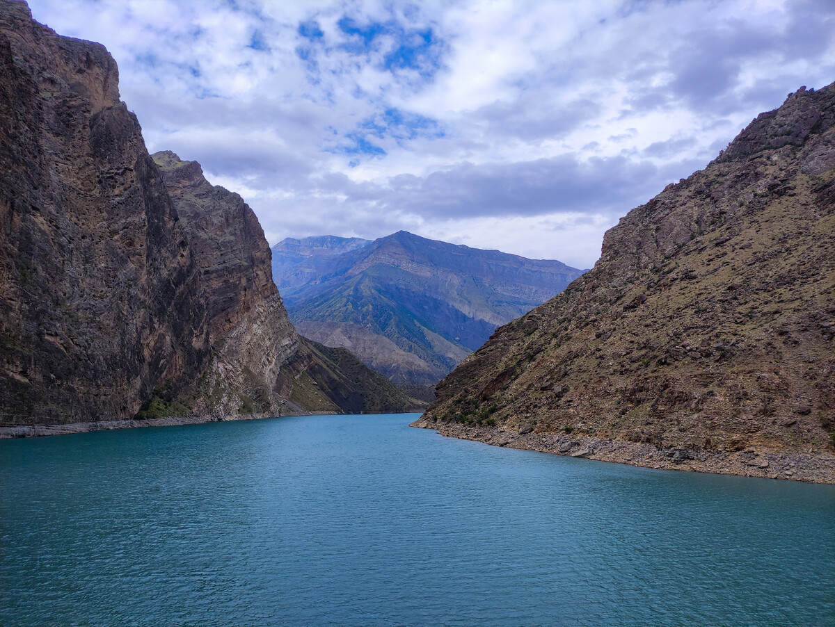 Озеро в Непале Dhikur Pokhari