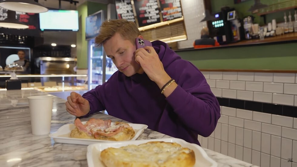 Сто мест где поесть последний выпуск. Ресторатор. Сто мест где поесть последний выпуск. Шеф повар телеканала стс. Просто кухня ведущий александр белькович.