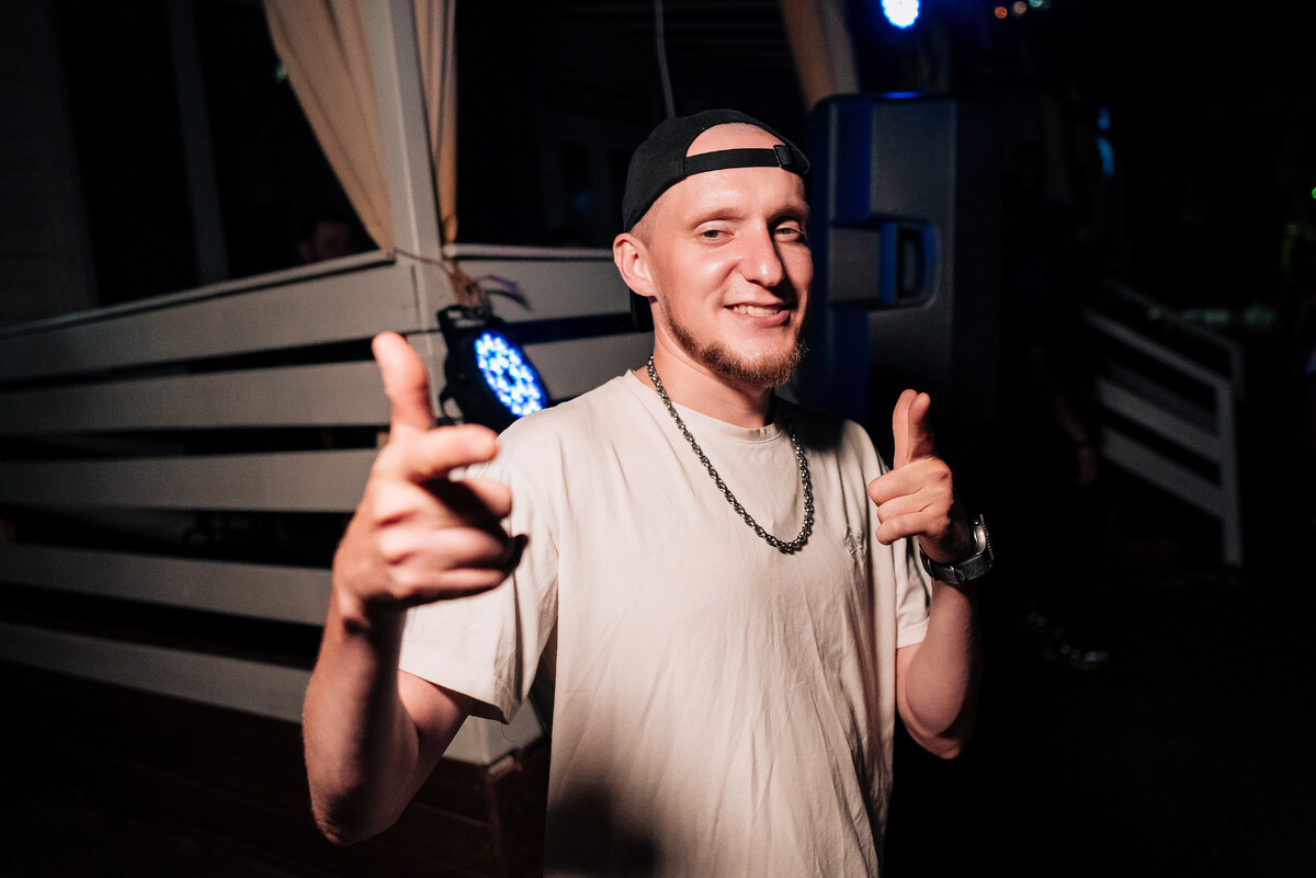 Улыбка в очках png. Ул панченко 7. Tutgood logo. Биогумус tut хороший урожай 1л гранулы экосс-35 (15). Tut good.