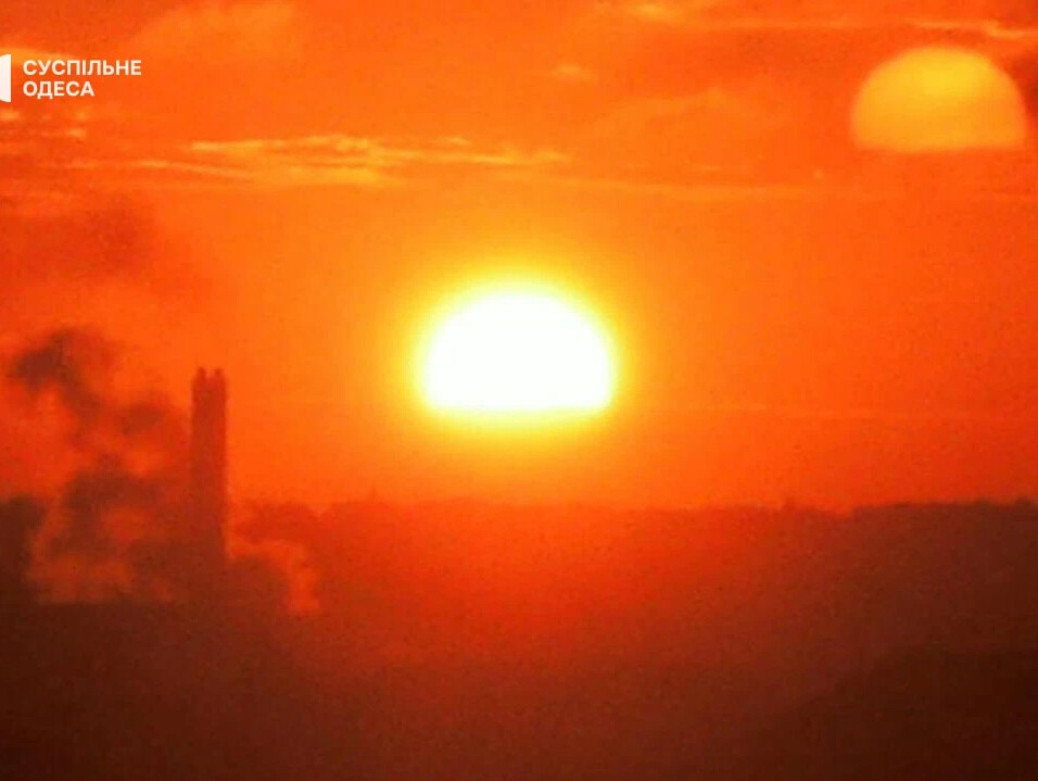 3709. 26 24 з. Муфта межосевого дифференциала маз 6430. Выключатель двери паз вектор некст. Кнопка аварийки паз.