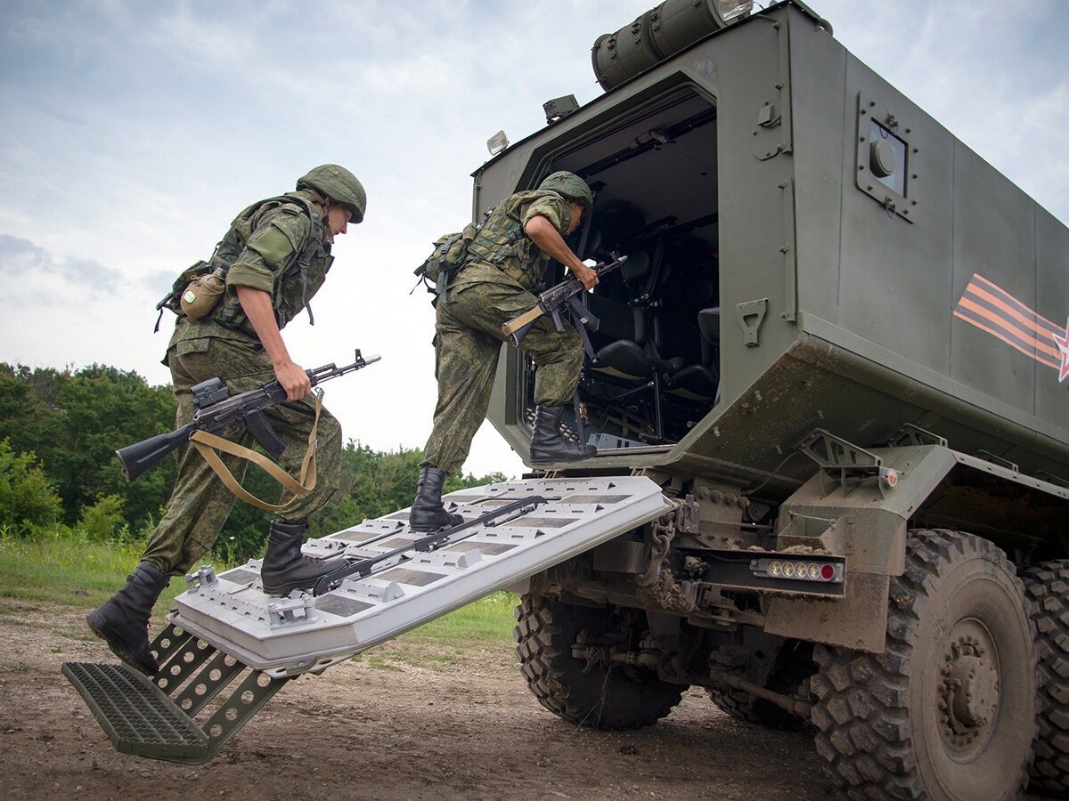 Машины для военнослужащих