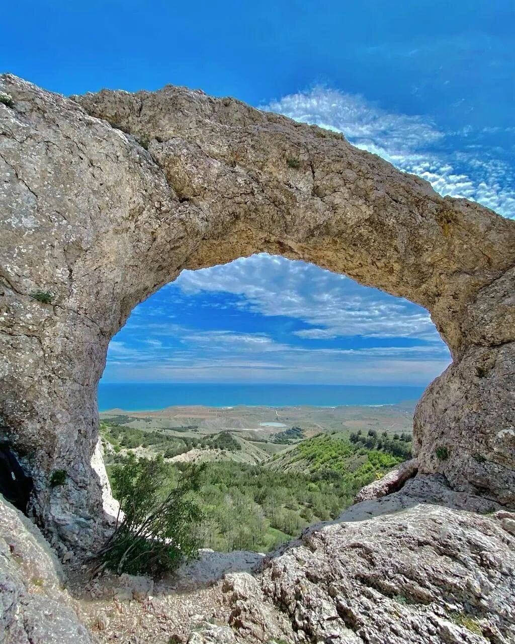 Каменное кольцо любви Солнечная Долина Крым