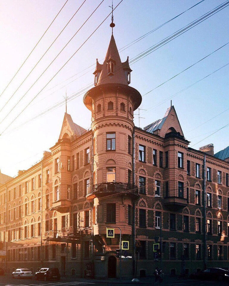 Дом в санкт петербурге