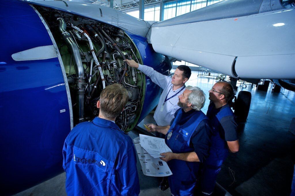 Aircraft technologies. Обслуживание самолета. Техническое обслуживание самолета. Техническая эксплуатация самолетов. Техническая эксплуатация и обслуживание авиационной техники.