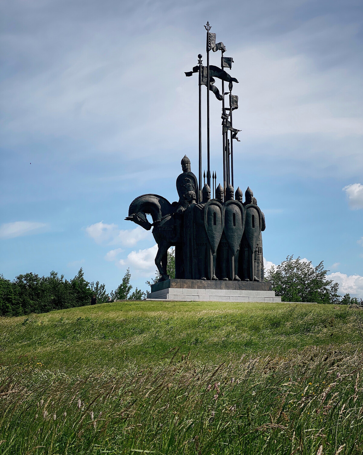 Памятник ледовому побоищу в Пскове