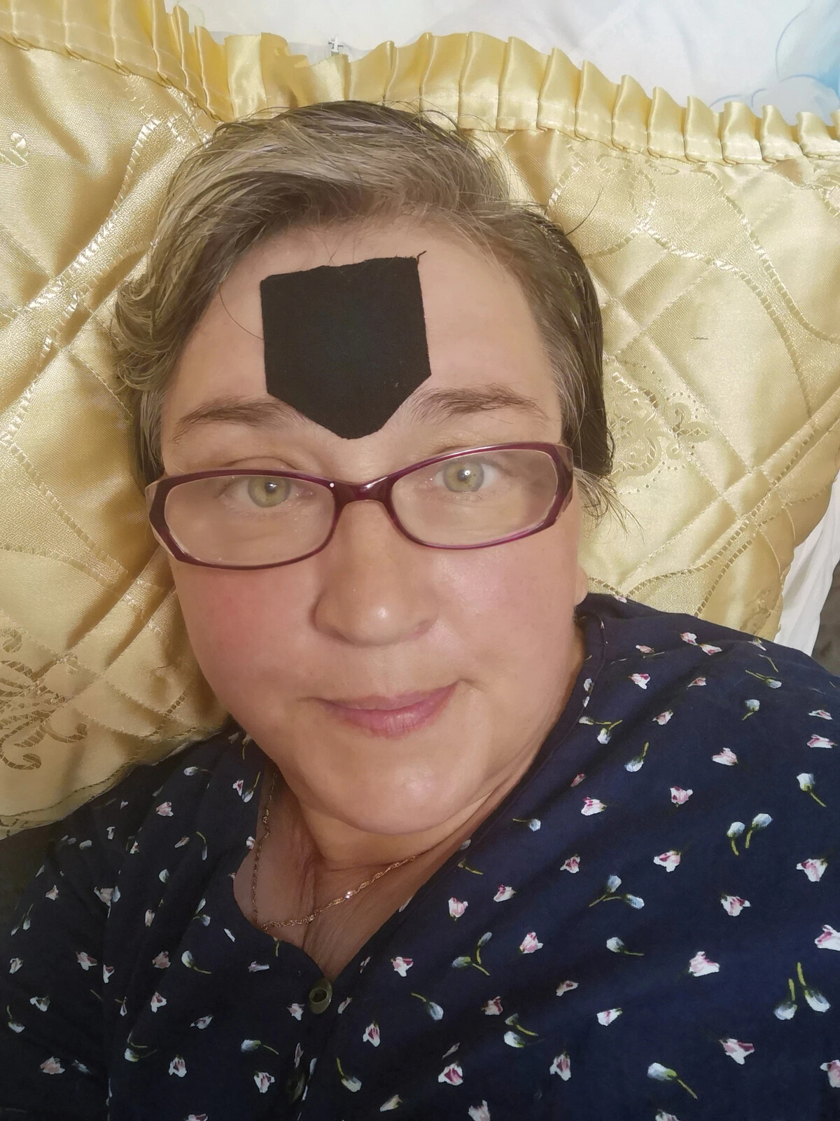 Вот так я ложусь спать. И не надо хихикать. И ехидничать тоже не надо ...